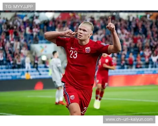 挪威对阵意大利比赛中,哈兰德突破意大利后防线